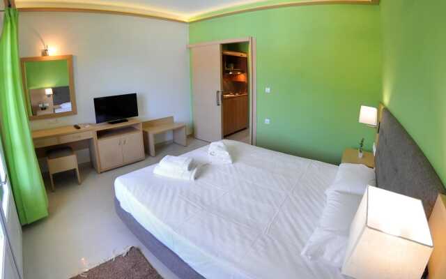Vliho Bay Suites & Apartments