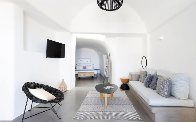 Danae Suites Santorini