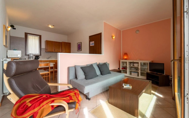 Willow Apartment with Lakeview