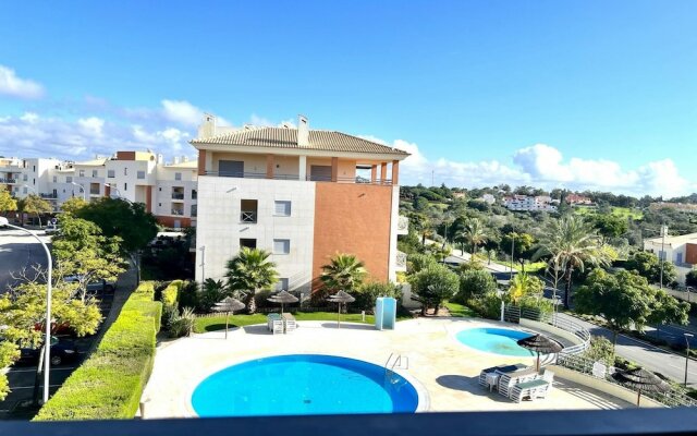 Albufeira Modern 3 With Pool by Homing