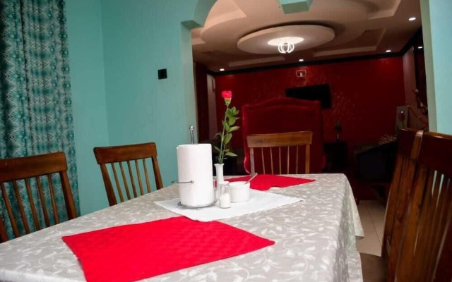 Lux Suites Elgon view Holiday House