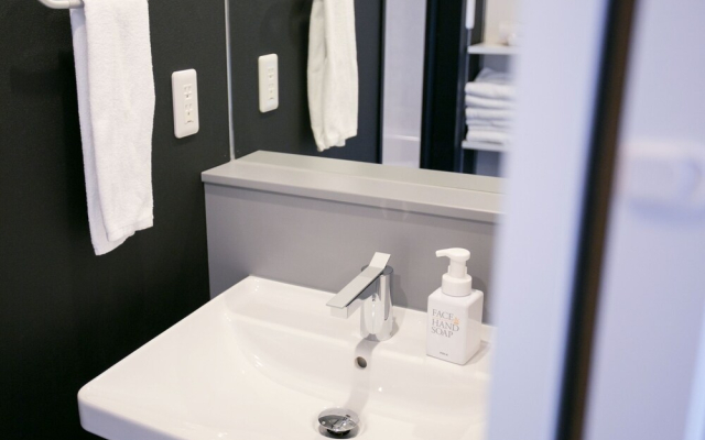 87G Building 201,302,801