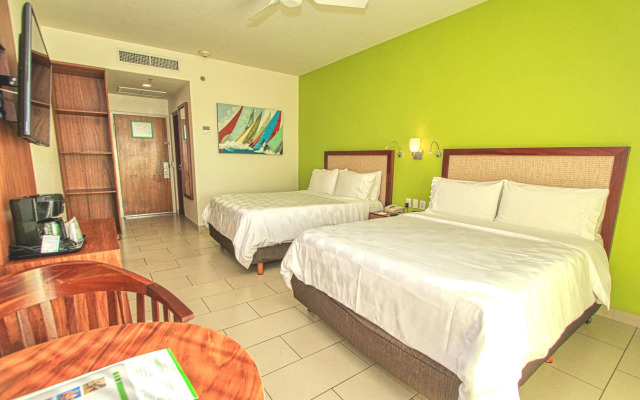 Holiday Inn Huatulco by IHG
