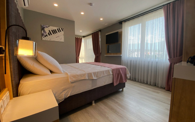 L'opera Deluxe Hotel