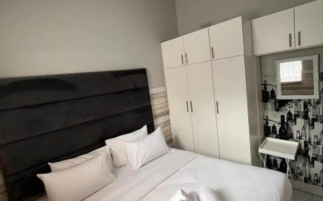 Everly4 Guest Apartment