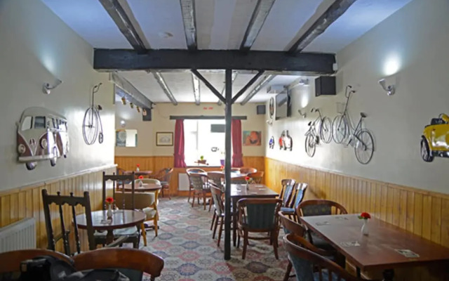 The Lion At Somerton