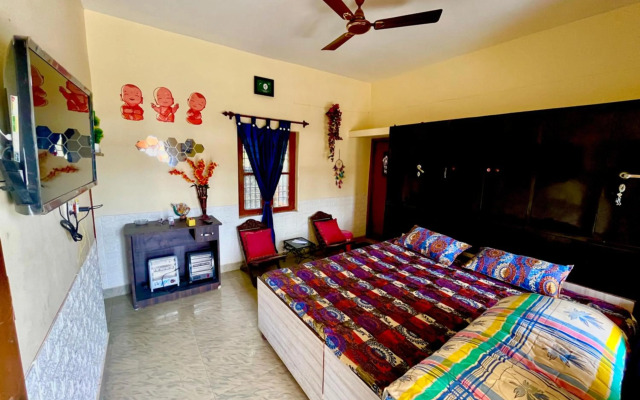 Cheerful 2 BHK Home With Free Parking & Nature View
