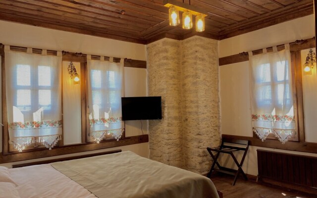Saffronia 1900 Boutique Hotel