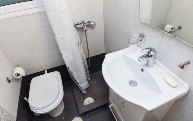 Vironas Chic Sleek Modern Studio