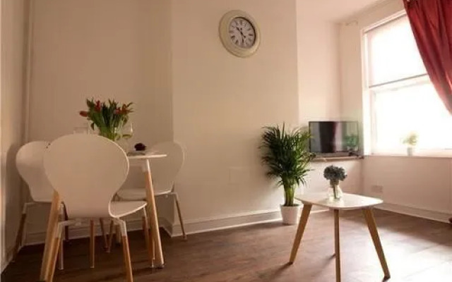 Diamond - Trent Apartment