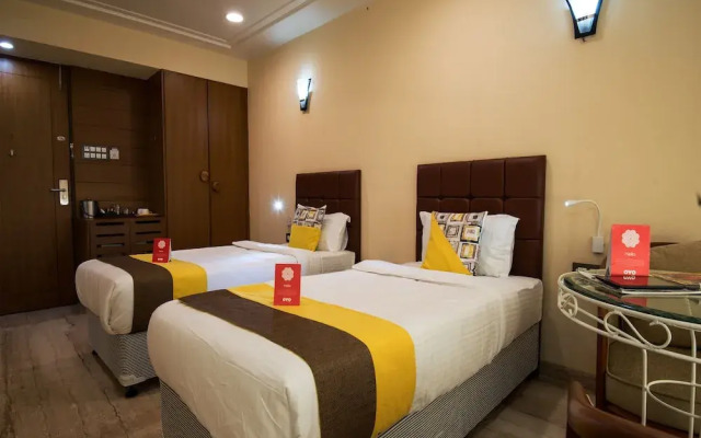 OYO 9721 Hotel SR Rooms