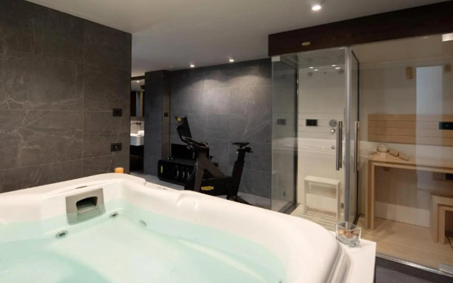 Gold Tower Lifestyle Hotel
