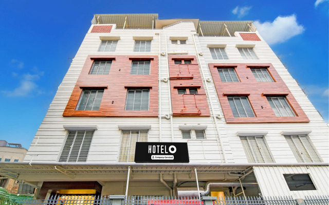 Super Townhouse Kaikhali Near Airport