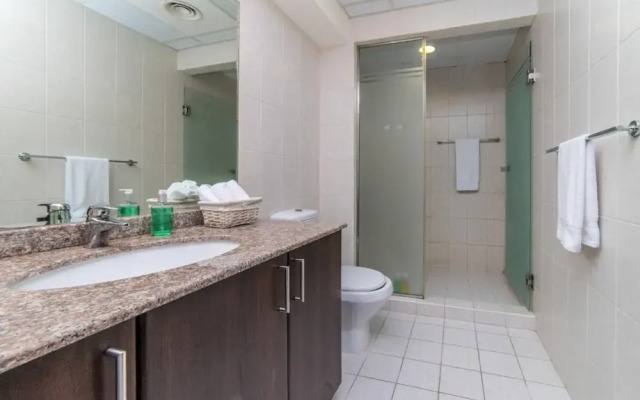 Large 1 Bed Business Bay Canal