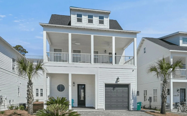 Nacho Beach House by Avantstay Inlet Beach Sleeps 10 + Pool