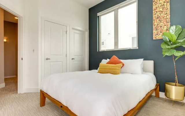 Modern Denver Townhome w/ Rooftop Terrace!