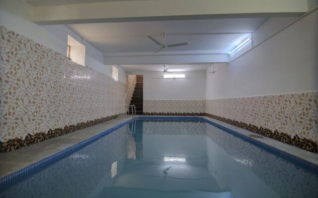 Hotel Heera Court
