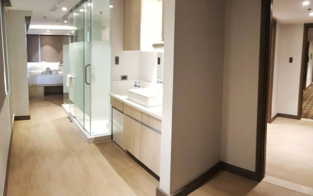 The Mini Suites - Eton Tower Makati
