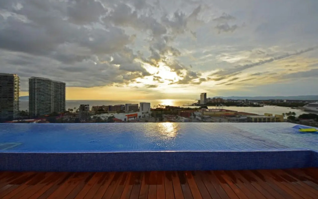 Zoho Skies T1 107 1BR by Casago