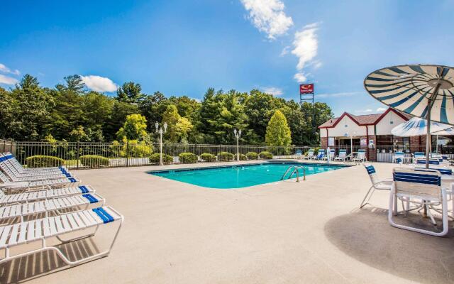 Quality Inn Asheville Airport