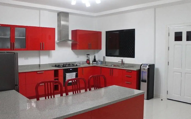 Bohol White House Bed & Breakfast