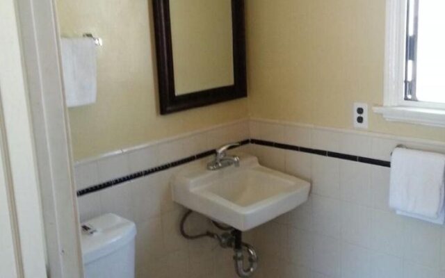 Mt. Gleason Motorlodge