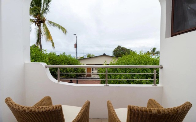 Galapagos Apartments - Bay View House