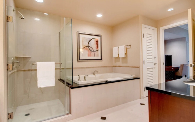 StripViewSuites Two Bedroom at Signature