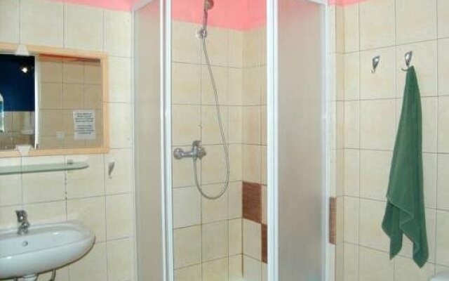 Honey Hostel