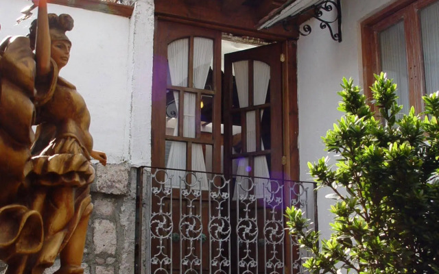 La Casa De Las Rosas