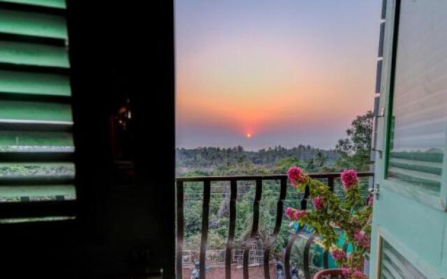 Woke Hostel - Morjim