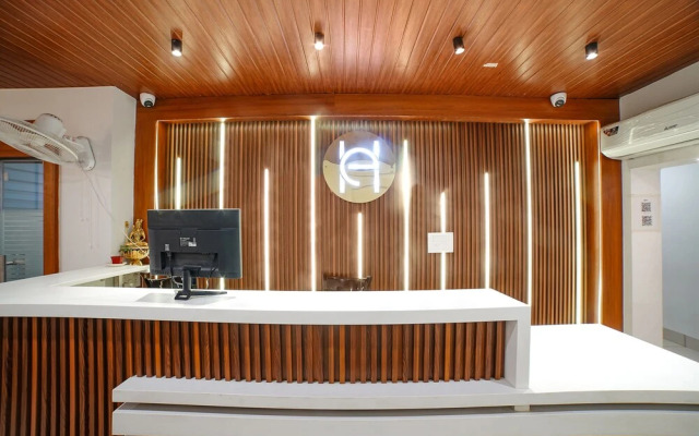 Fabhotel Eminent