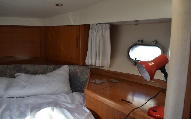 1 Bedroom Princess Live-aboard Boat