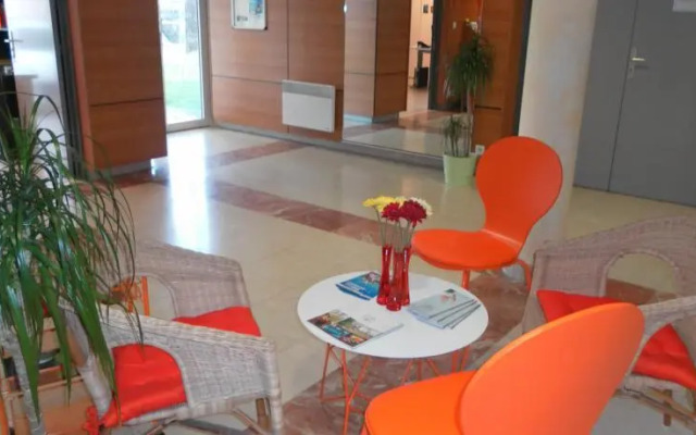 Park & Suites Confort Saint Priest en Jarez