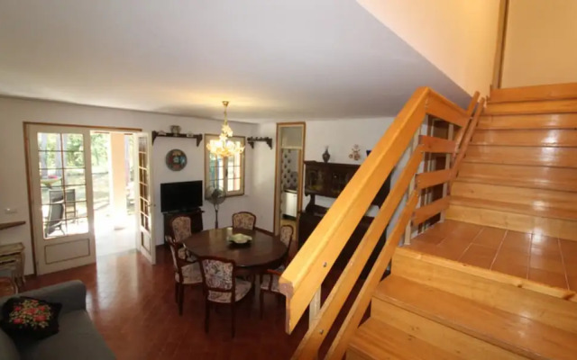 Charming Villa With Spacious Garden Near the sea