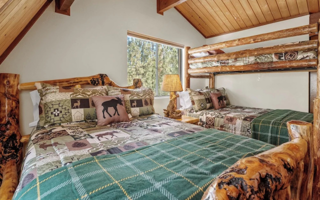 Ivvy Bear Lodge
