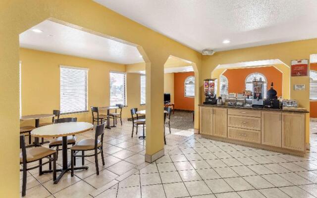 Econo Lodge Near Lackland Air Force Base-SeaWorld