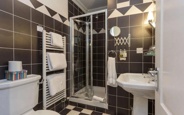 The Glenerne Guest House