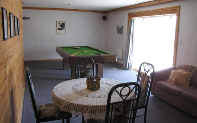 Quiet Bay Inn & Café