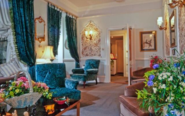Rosemullion Hotel