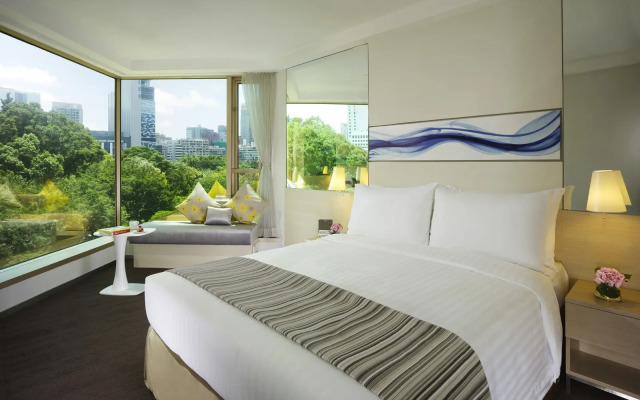 The Royal Pacific Hotel & Towers