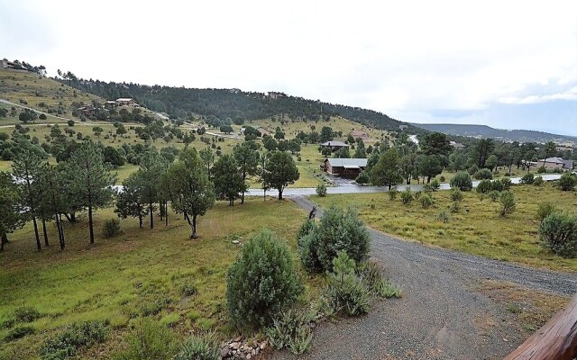 High Lonesome - Three Bedroom Cabin