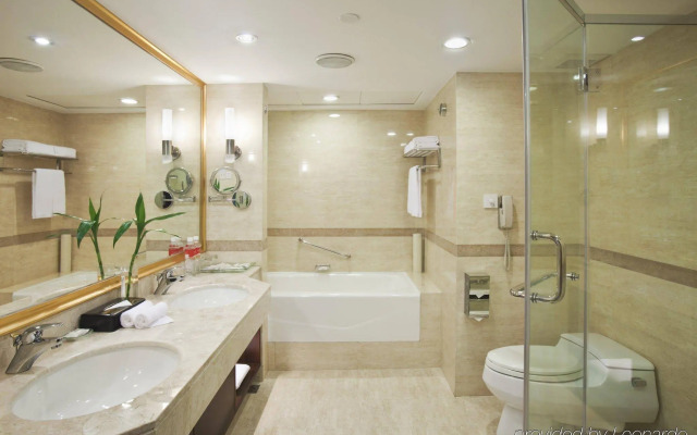 Crowne Plaza Nanjing Hotel & Suites