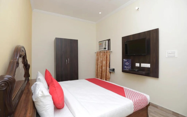 OYO Flagship 17172 Greenview Homestay