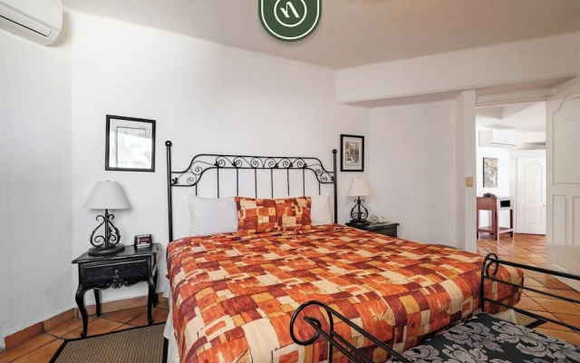 Amazing 2 BR Condo Overlooking the Pool - Romantic Zone