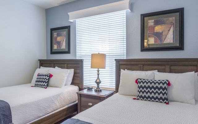 Casa Magnolias Deluxe 3 Bedroom Condo by RedAwning