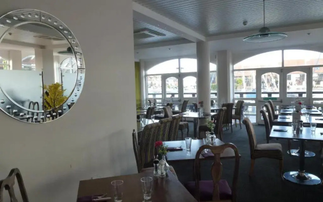 Boathouse Hotel