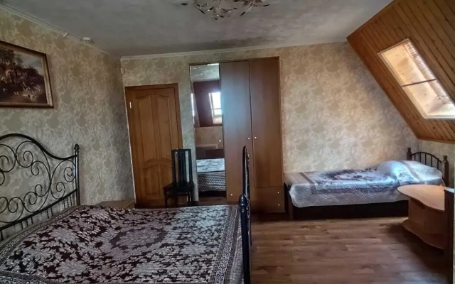 У моря