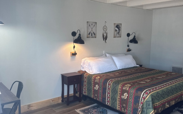 Tecumseh Inn and Suites