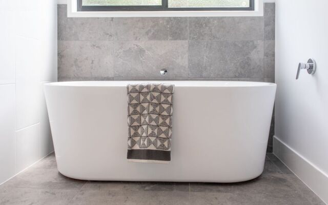 Hillside Haven Airlie Beach